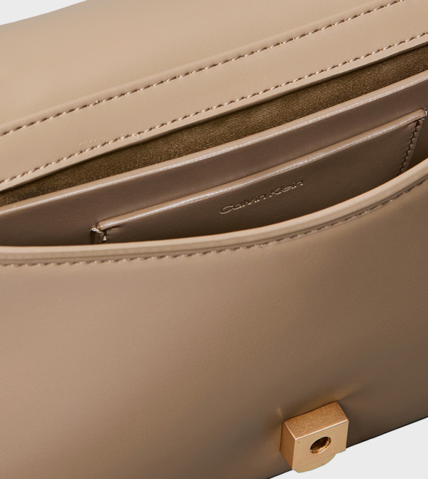 Calvin Klein Calvin Klein - Beige Handheld Bags