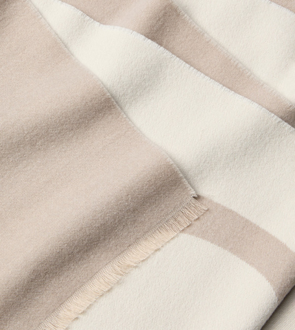 كالفين كلاين  أوشحة - بيج Woven Scarves