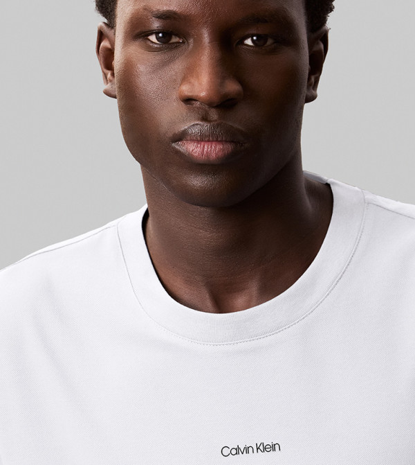 Calvin Klein - White Round Neck T-Shirts