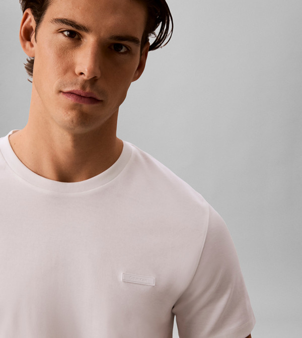 كالفين كلاين  ملابس - أبيض Round Neck T-Shirts