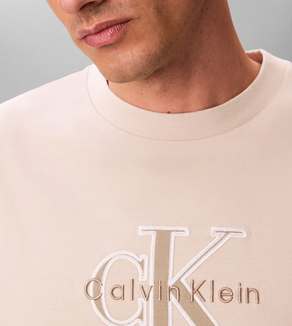 كالفن كلاين جينز  ملابس - بيج Round Neck T-Shirts