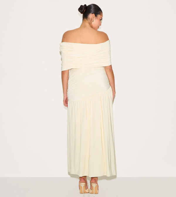 PrettyLittleThing - Outlet  Plus Size - Beige Dresses