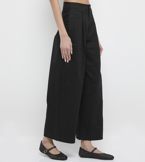 F5 F5 - Black Casual Pants