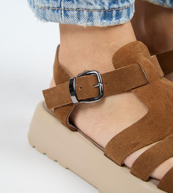 مانيجيرو مانيجيرو - أسمر داكن بلاتفورمز