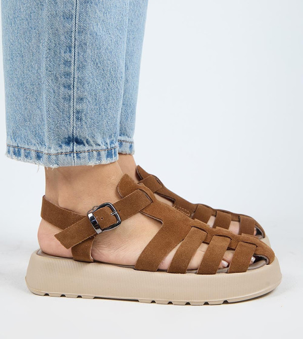 مانيجيرو مانيجيرو - أسمر داكن بلاتفورمز