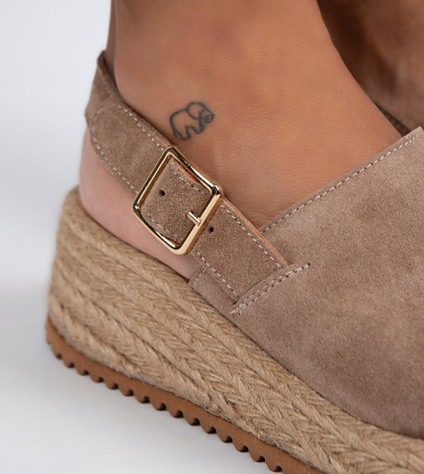 Manijero  - Beige Wedges