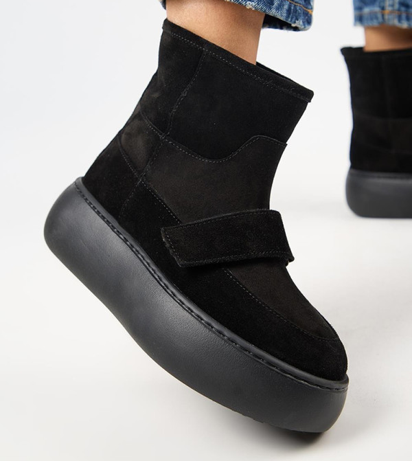 مانيجيرو بوت لمنتصف الساق - أسود Mid Calf Boots