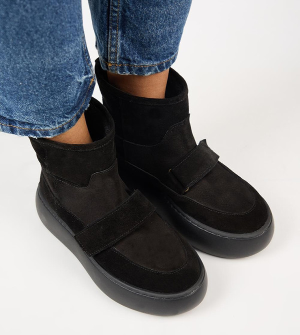 مانيجيرو بوت لمنتصف الساق - أسود Mid Calf Boots
