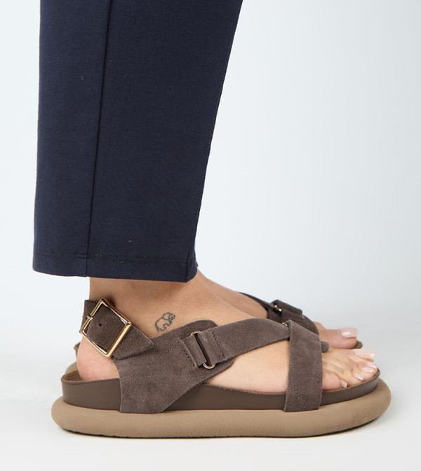 Manijero  - Brown Flat Sandals