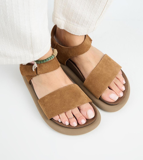 مانيجيرو مانيجيرو - حنطي Flat Sandals