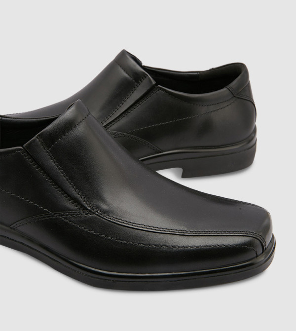 Hush Puppies Hush Puppies - Black Slip-ons