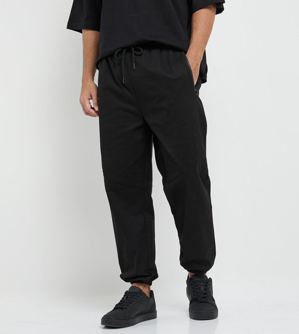 F5 F5 - BLACK Joggers