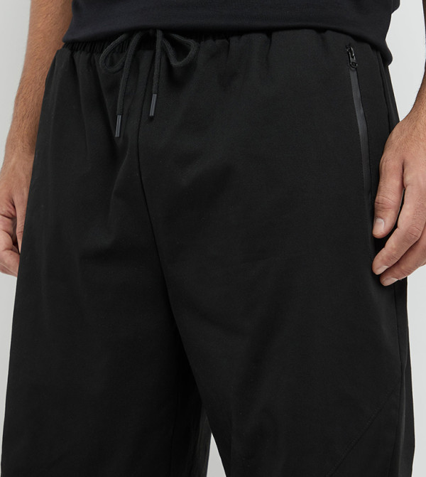 F5 F5 - BLACK Joggers