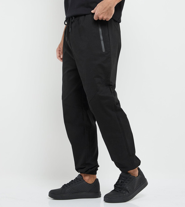 F5 F5 - BLACK Joggers