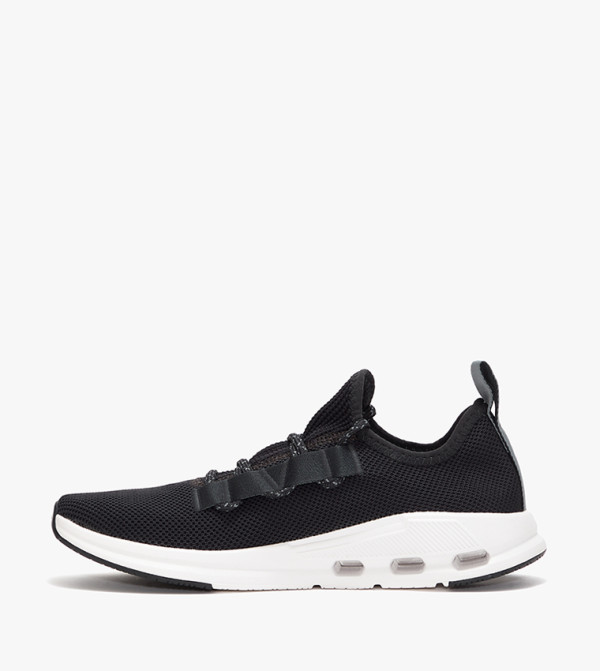 ON sports shoes - Black Low Top