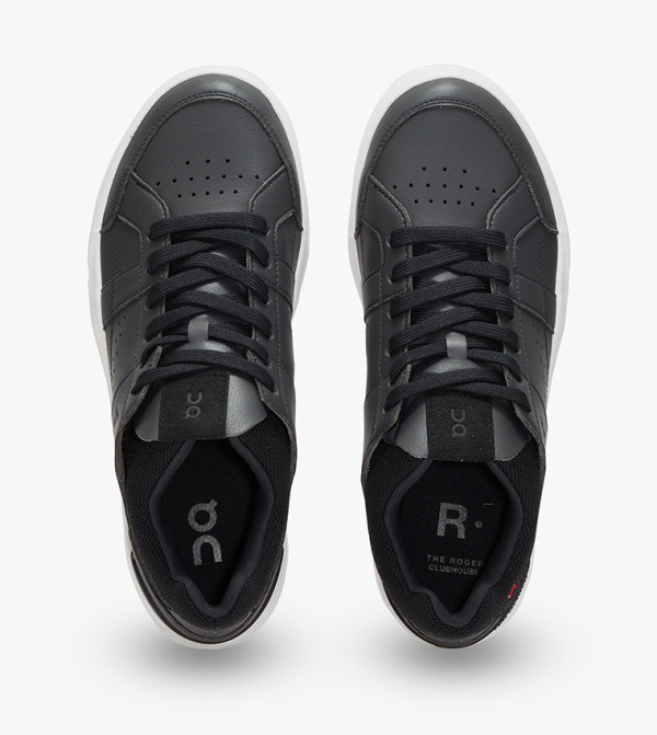 اون الرياضة   - أسود أحذية برقبة منخفضة 