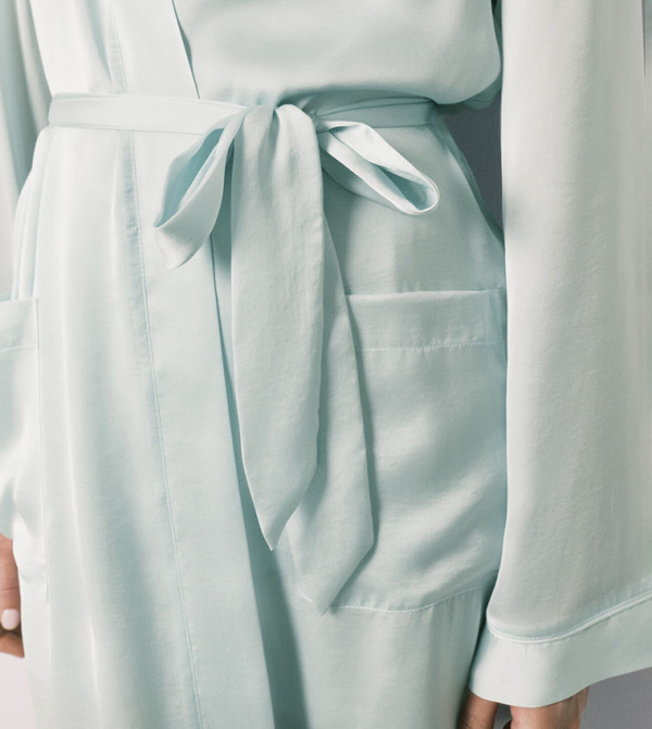 ويمينز سيكريت ويمينز سيكريت -  فاتح  Night Robes & Kimonos