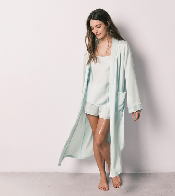 ويمينز سيكريت ويمينز سيكريت -  فاتح  Night Robes & Kimonos