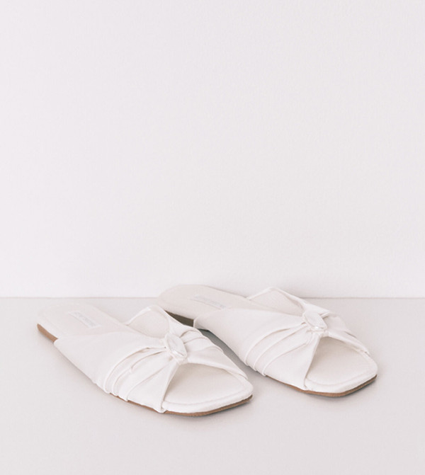 ويمينز سيكريت ويمينز سيكريت - أبيض Bedroom Slippers