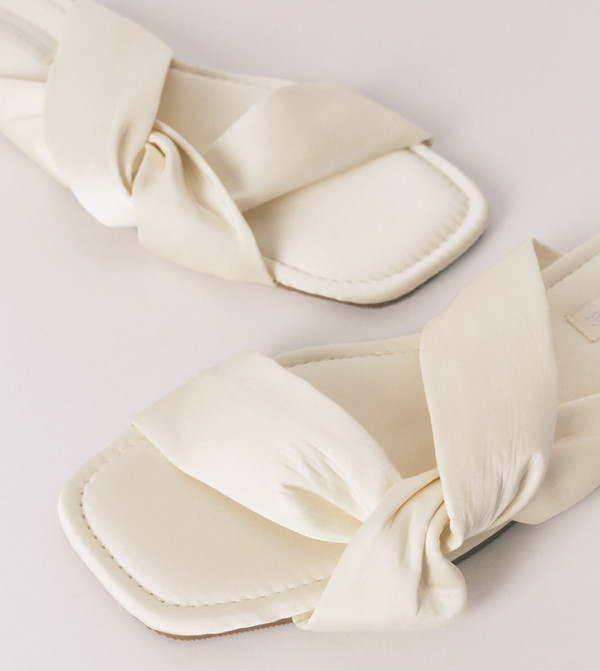 ويمينز سيكريت ويمينز سيكريت - أصفر Bedroom Slippers