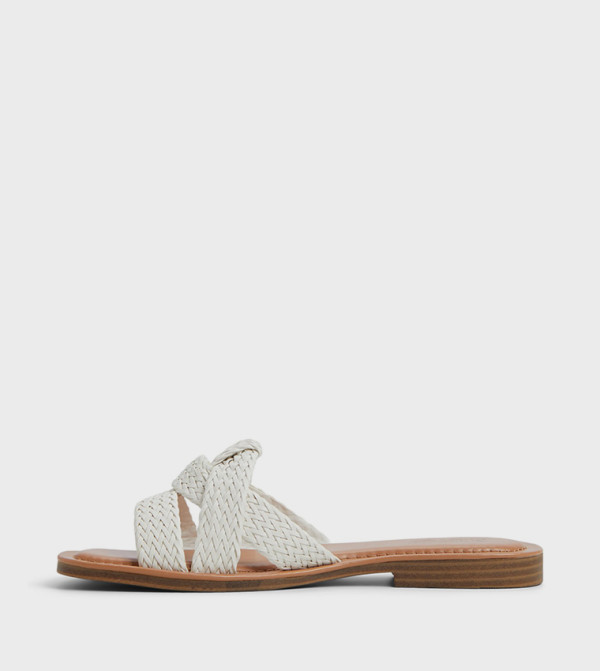 كول ات سبرنج صنادل - أبيض Flat Sandals