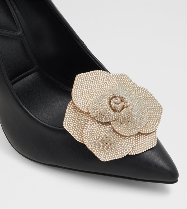 Aldo Accessories Shoes Accessories - Gold Shoe Charms & Jibbitz