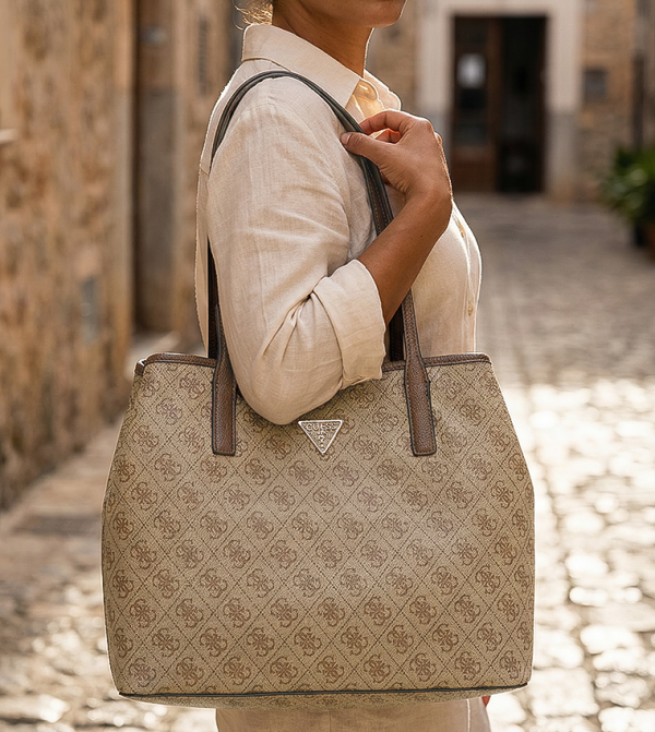 Guess  - Brown Shoulder bags