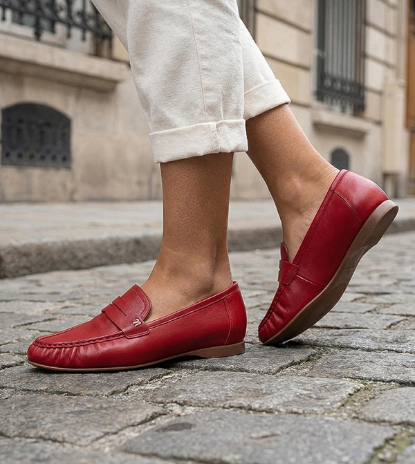 Naturalizer  Loafers & Mocassins - Red undefined
