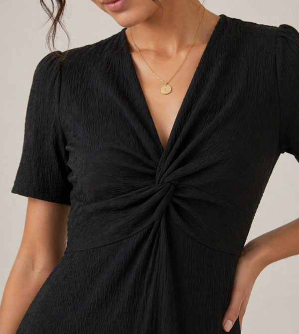 Victor and Jane Clothing - BLACK Midi Dresses