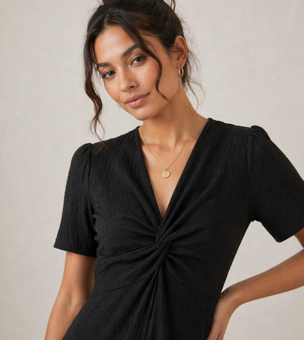Victor and Jane Clothing - BLACK Midi Dresses
