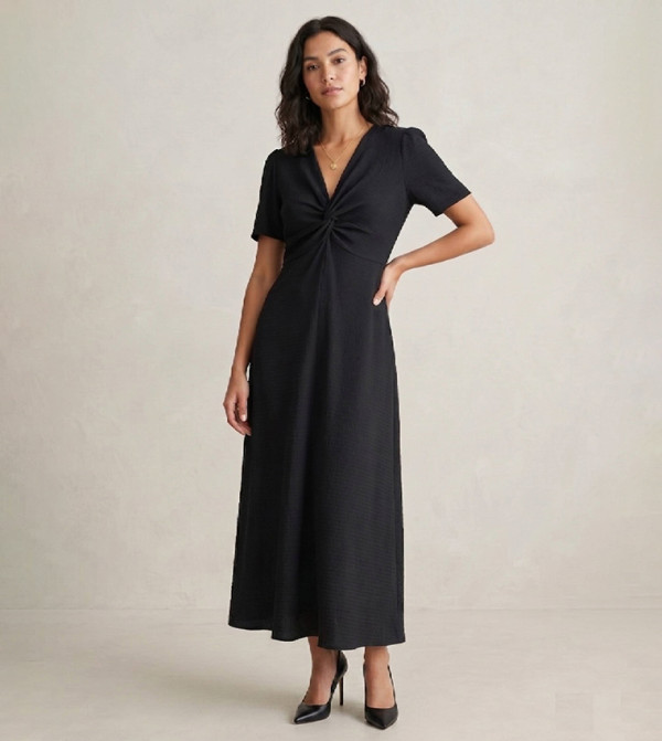 Victor and Jane Clothing - BLACK Midi Dresses