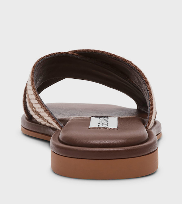 ستيف مادن  أحذية - بني  Flat Sandals