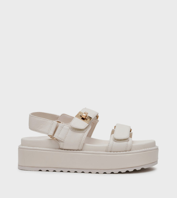 ستيف مادن الصنادل المسطحة - بيج Flat Sandals