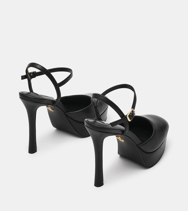 Steve Madden Steve Madden - Black Pumps