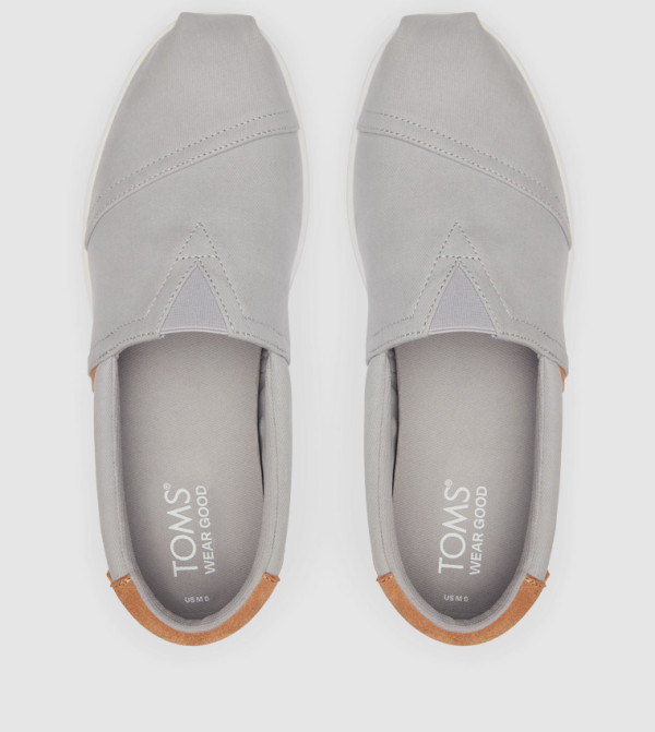 تومز  أحذية سهلة الارتداء - رمادي Casual Slip-ons