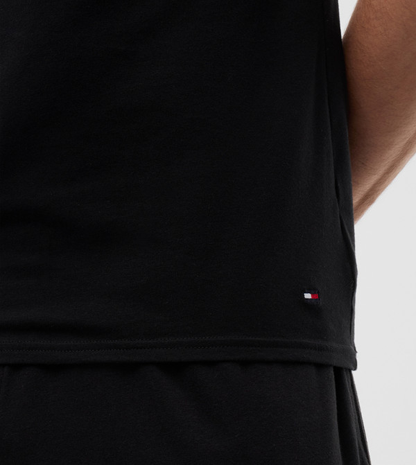 Tommy Hilfiger  Clothing - BLACK Round Neck T-Shirts