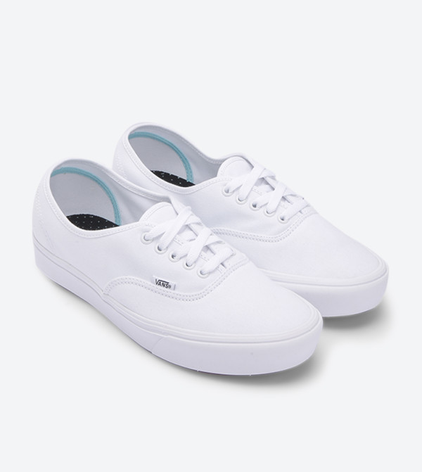 فانس فانس - أبيض "أحذية رياضية "