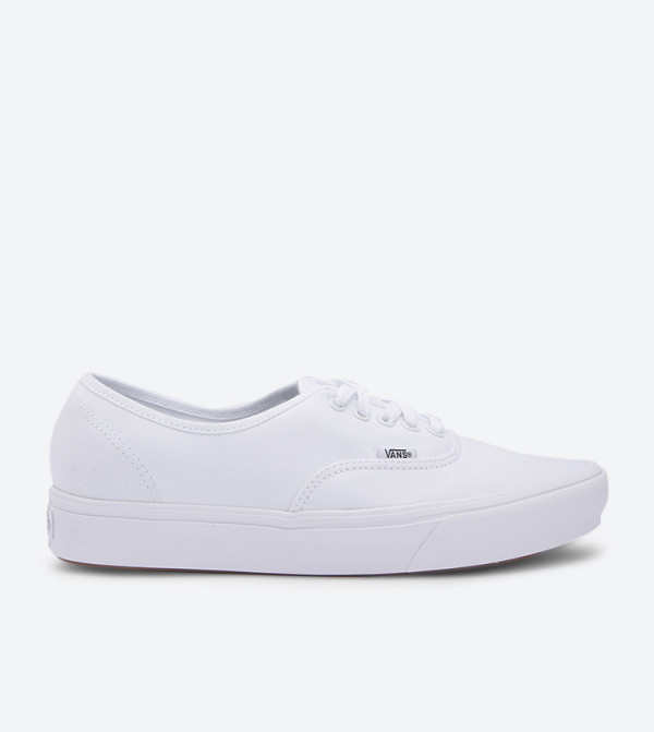 فانس فانس - أبيض "أحذية رياضية "