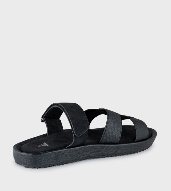 فينتشي فينتشي - أسود Flat Sandals
