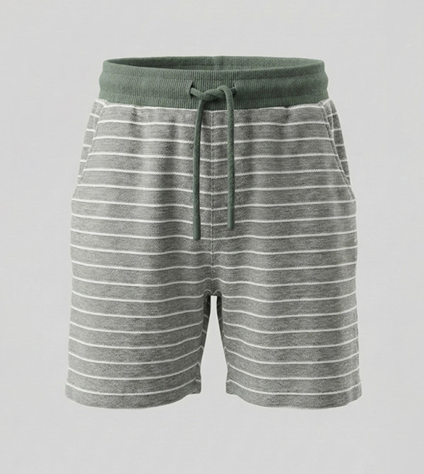 BABIES & MORE  Clothing - Green T-shirts & Bottoms