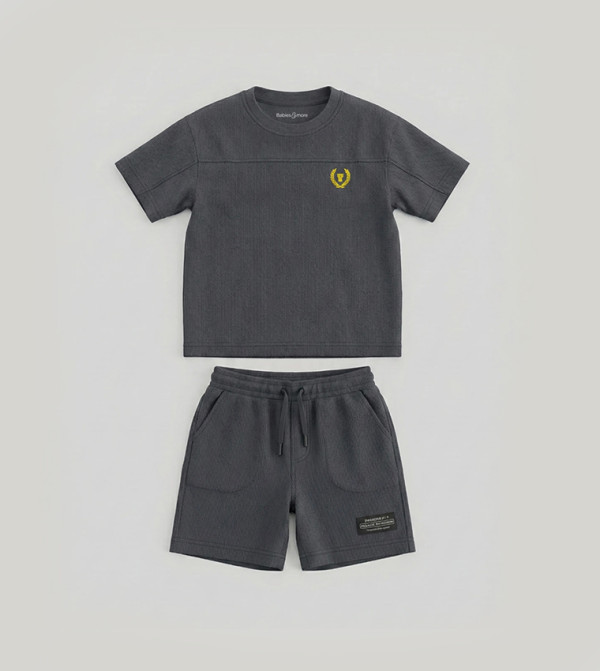 بيبيز آند مور بيبيز آند مور  - فحمي تي شيرتات و بناطيل