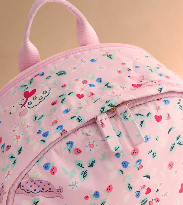 كاث كيدستون كاث كيدستون - وردي undefined
