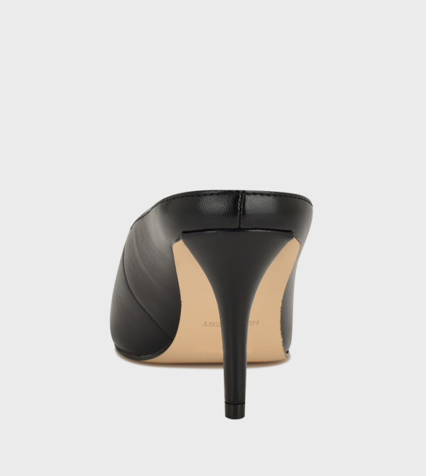 Nine West - Black Pumps