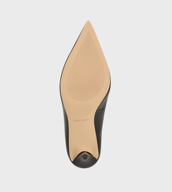 Nine West - Black Pumps