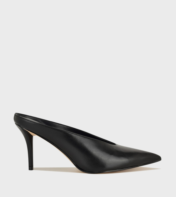 Nine West - Black Pumps