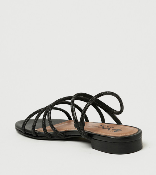 ي.سو ي.سو - أسود Flat Sandals