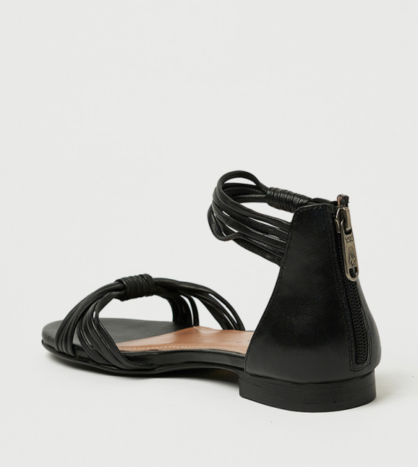 ي.سو ي.سو - أسود Flat Sandals