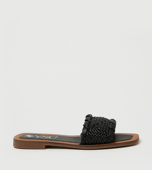 ي.سو ي.سو - أسود Flat Sandals