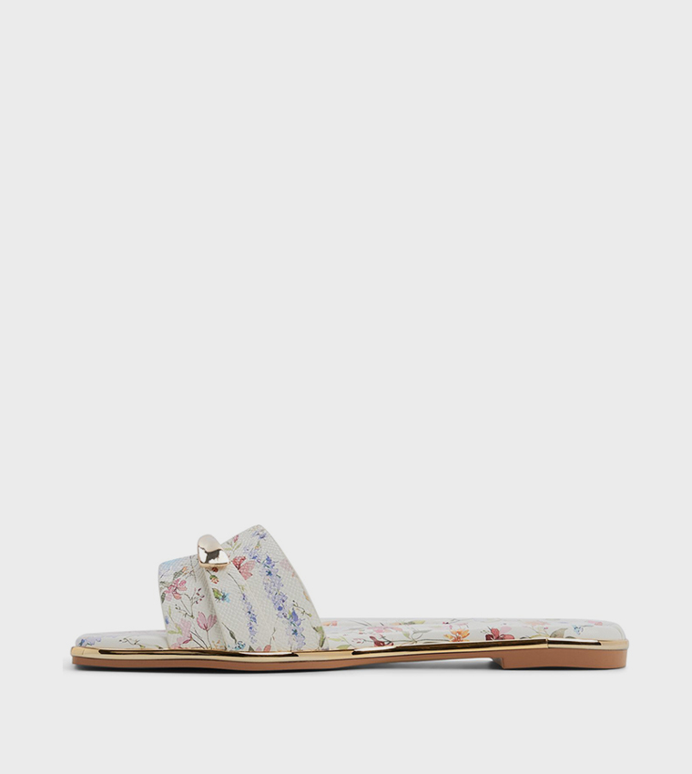 DARLINA Floral Patterned Flat Sandals