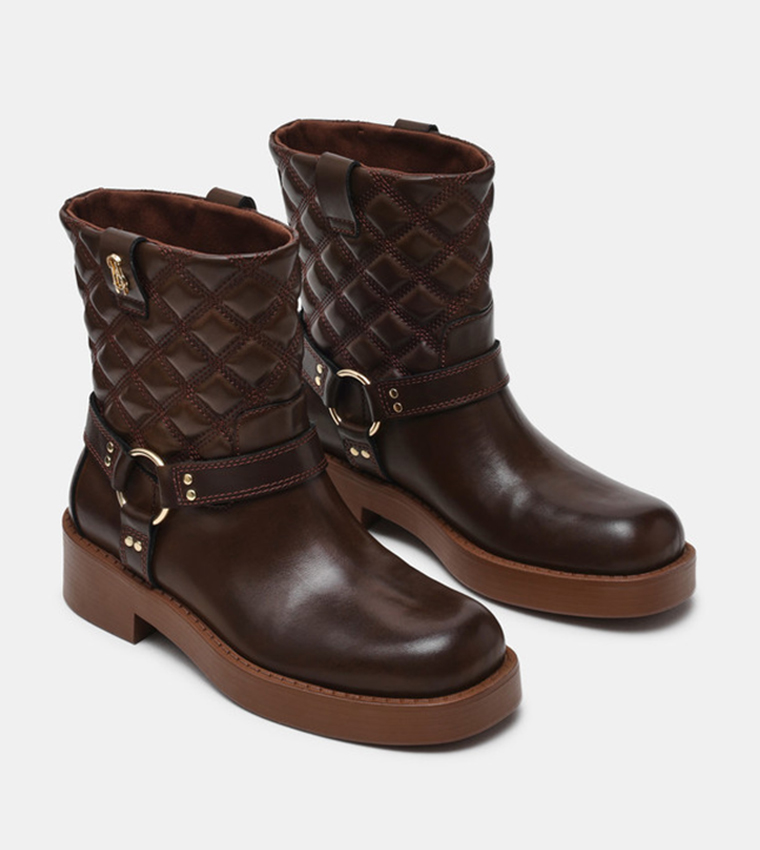 DASHCORE Quilted Ankle Boots